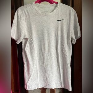 Nike Men’s Heather Gray T-Shirt